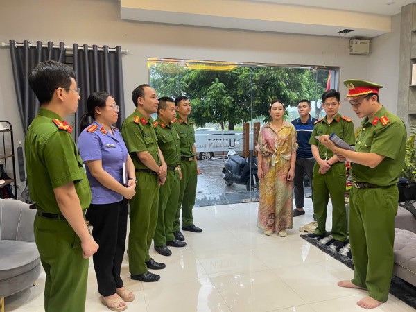 Thanh Hóa: Khởi tố vợ chồng 