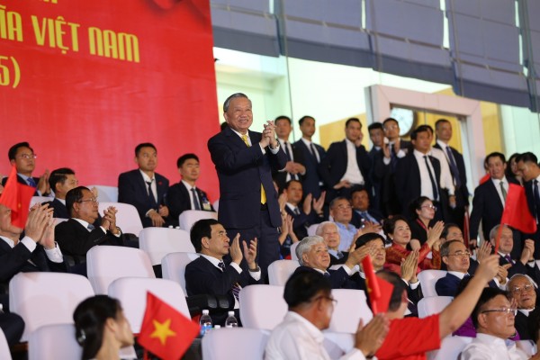 Truyền cảm hứng về khát vọng cống hiến, đổi mới sáng tạo, phát triển đất nước phồn vinh, hạnh phúc