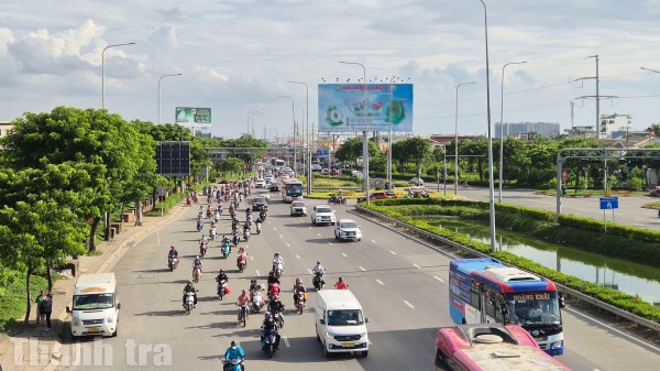 Người dân trở lại TP Hồ Chí Minh sau lễ 2/9, cửa ngõ phía Tây thông thoáng, giao thông ổn định