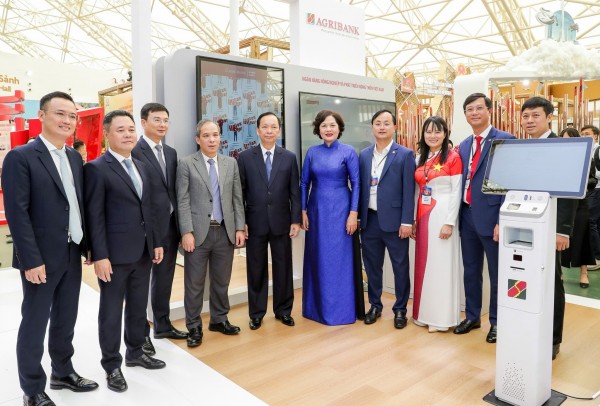 Agribank tiến tới phủ sóng Giải pháp Quầy giao dịch thông minh đến hơn 2200 điểm giao dịch trên toàn quốc