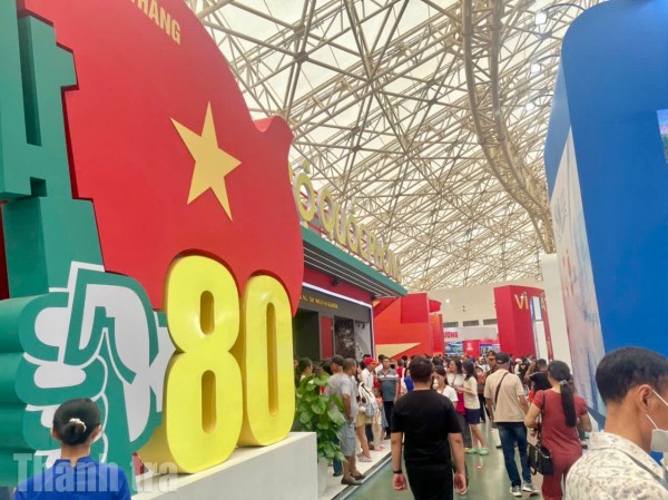 Khu trưng bày Bộ Quốc phòng: Hút hơn 1,2 triệu lượt khách