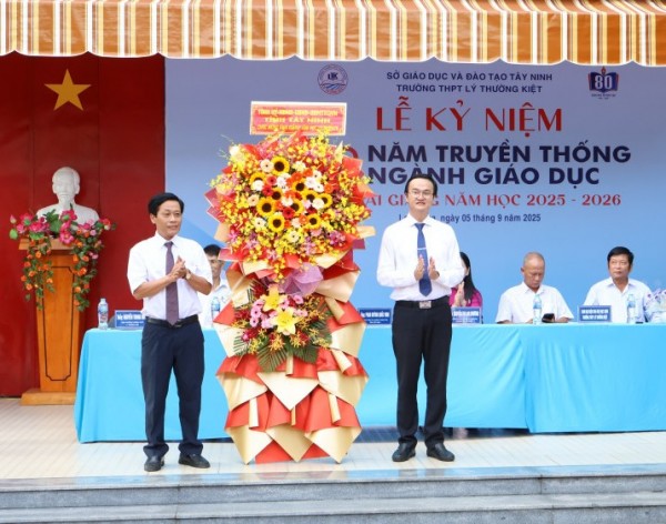 Chánh Thanh tra tỉnh Tây Ninh dự lễ khai giảng tại Trường THPT Lý Thường Kiệt