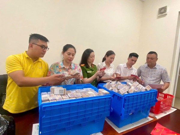 Thanh Hoá: Cấp phát Thẻ đảng viên gắn chíp theo mẫu mới đầu tiên trong cả nước