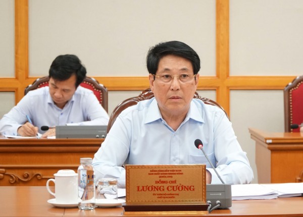 Bộ Chính trị cho ý kiến phương án nhân sự trình Đại hội Đảng bộ 6 tỉnh