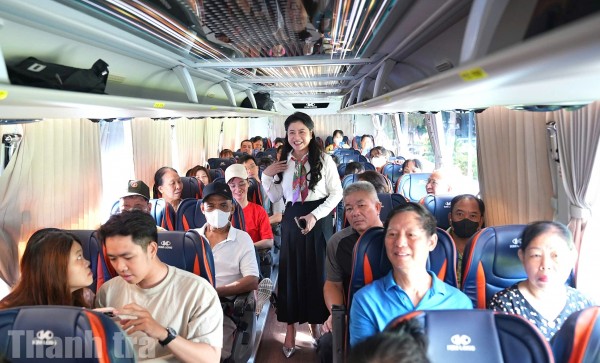 Hơn 400 người dân Hải Phòng được đưa đón miễn phí tới Triển lãm