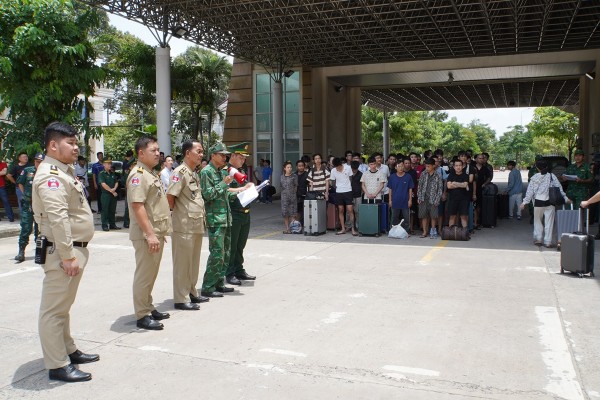 Tây Ninh: Tiếp nhận 79 công dân Việt Nam do cơ quan chức năng Campuchia trao trả
