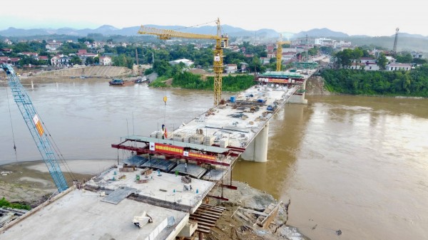 Vì sao nhiều bộ, ngành, địa phương giải ngân vốn đầu tư công thấp?