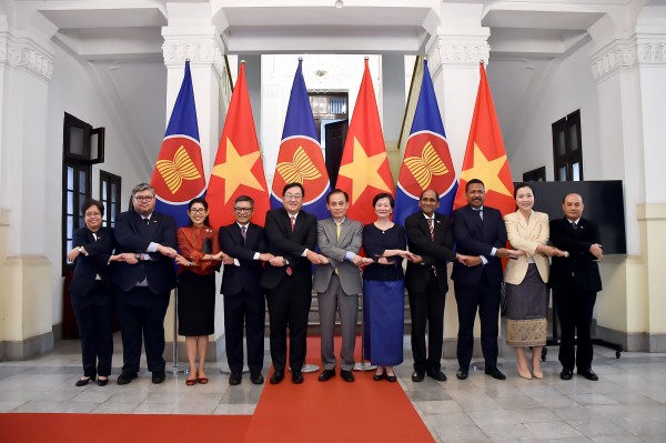 Quyền Bộ trưởng Ngoại giao Lê Hoài Trung: Việt Nam coi ASEAN là ưu tiên chiến lược