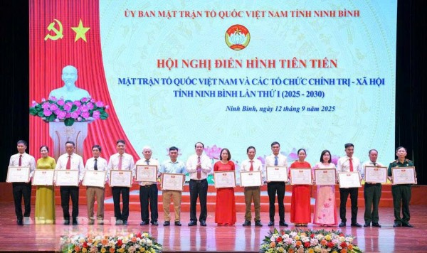Hội nghị điển hình tiên tiến MTTQ Việt Nam và các tổ chức chính trị - xã hội tỉnh Ninh Bình, lần thứ I