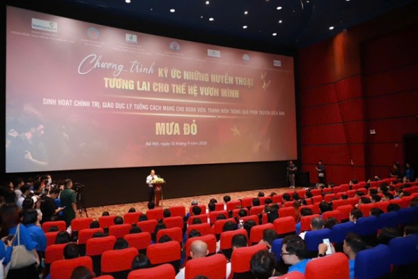 Gần 1.000 đoàn viên, thanh niên sinh hoạt chính trị, giáo dục lý tưởng cách mạng thông qua phim Mưa đỏ