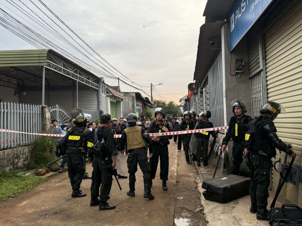 Nạn nhân sống sót trong vụ thảm sát Đắk Lắk đang được cấp cứu tích cực