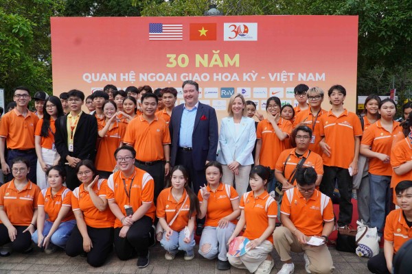 Giao lưu hữu nghị Việt Nam - Hoa Kỳ tại Cần Thơ