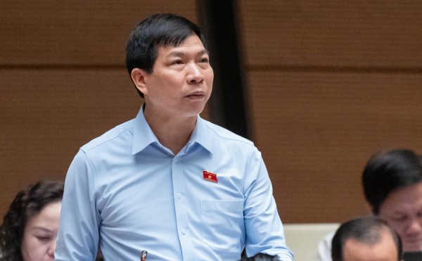 Tạm đình chỉ nhiệm vụ, quyền hạn của đại biểu Quốc hội với ông Trần Văn Thức