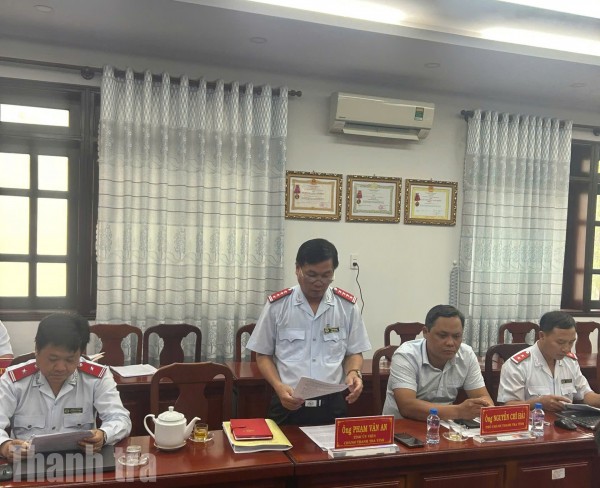 Chánh Thanh tra tỉnh Đồng Tháp đối thoại với bà Nguyễn Thị Ngọc Mành