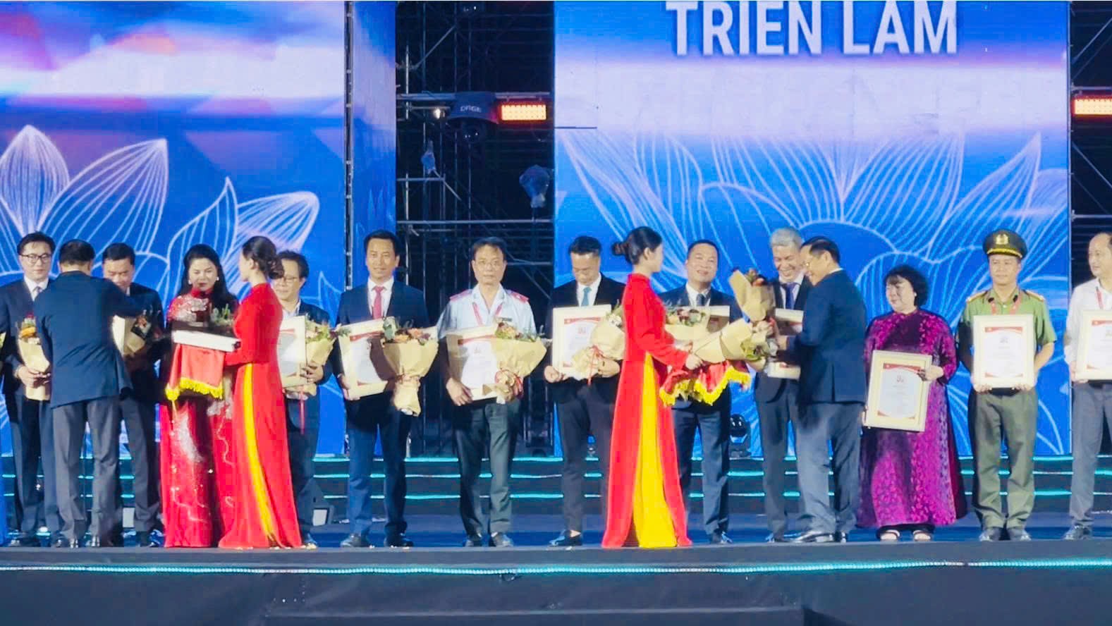 Thanh tra Chính phủ nhận Bằng khen của Thủ tướng Chính phủ và giải thưởng “Không gian trưng bày tiêu biểu”