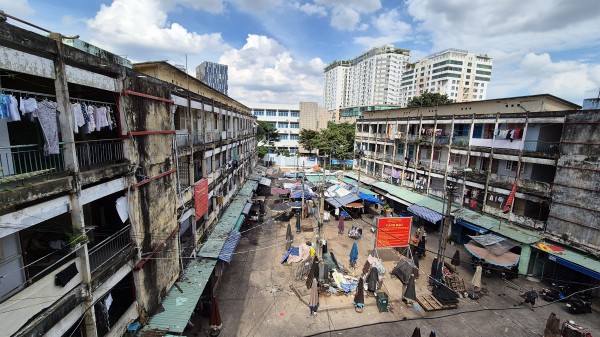 TP Hồ Chí Minh: Cận cảnh tình trạng xuống cấp tại chung cư Vĩnh Hội