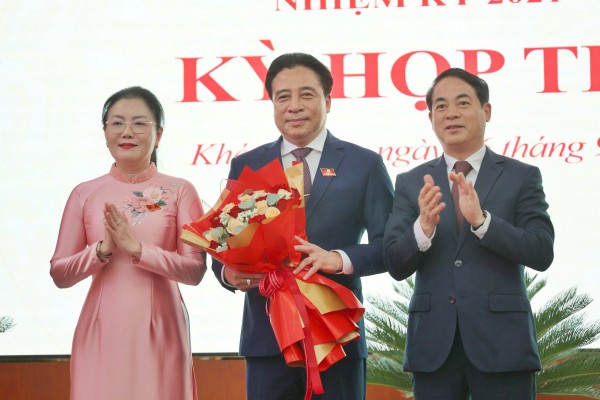 Ông Nguyễn Khắc Toàn, Phó Bí thư Thường trực Tỉnh ủy Khánh Hòa được bầu làm Chủ tịch UBND tỉnh Khánh Hòa