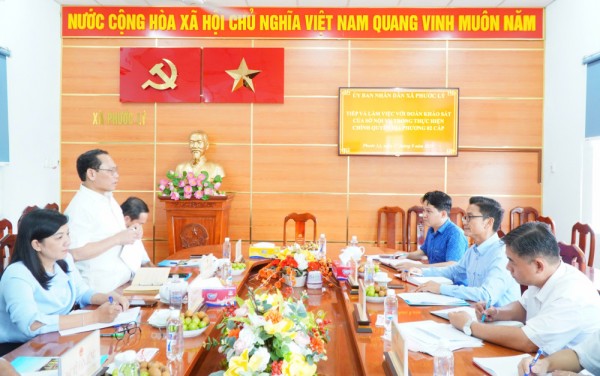 Đoàn công tác Bộ Nội vụ khảo sát mô hình chính quyền 2 cấp tại xã Phước Lý và xã Cần Giuộc