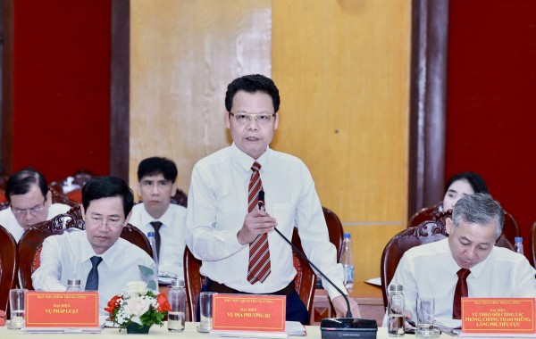 Tạo sự chuyển biến mạnh mẽ trong công tác đấu tranh phòng, chống tham nhũng, lãng phí, tiêu cực