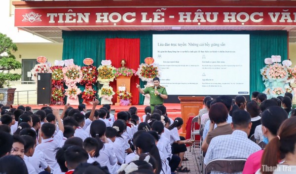 Nguy cơ từ các nền tảng số, cạm bẫy từ không gian mạng: Người trẻ cần trang bị kỹ năng gì?