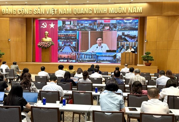 Quán triệt, triển khai thực hiện quy định, chỉ thị, hướng dẫn của Trung ương về thi hành Điều lệ Đảng