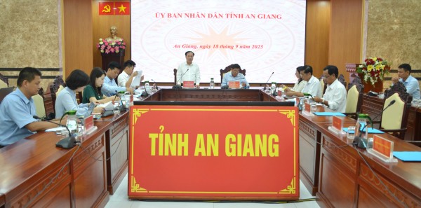 Bộ Xây dựng làm việc về vận hành chính quyền 2 cấp, phát triển nhà ở xã hội tại An Giang