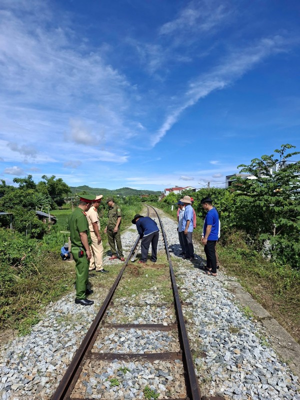 Xã Tuy Phước, tỉnh Gia Lai: Xóa bỏ lối đi tự mở, đảm bảo an toàn giao thông đường sắt
