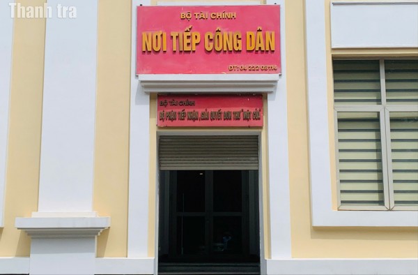 Đề nghị bà Nguyễn Thị Minh Huyền thực hiện theo pháp luật về thuế có liên quan