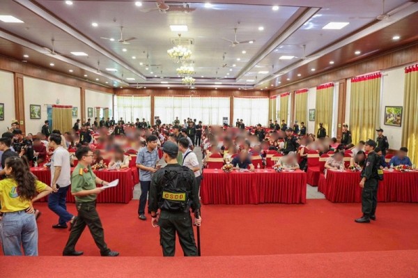 Kỳ 1: “Bạch tuộc” vươn vòi