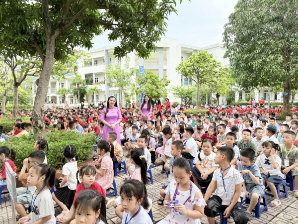 Nhiều điểm mới quy định chế độ trả tiền lương dạy thêm giờ đối với nhà giáo