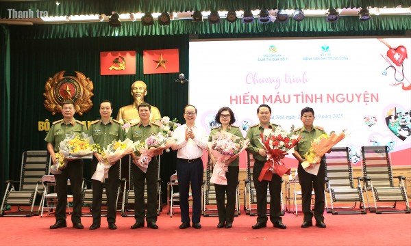 Hơn 150 cán bộ chiến sĩ thuộc Cụm thi đua số 7 hưởng ứng Chương trình Hiến máu tình nguyện