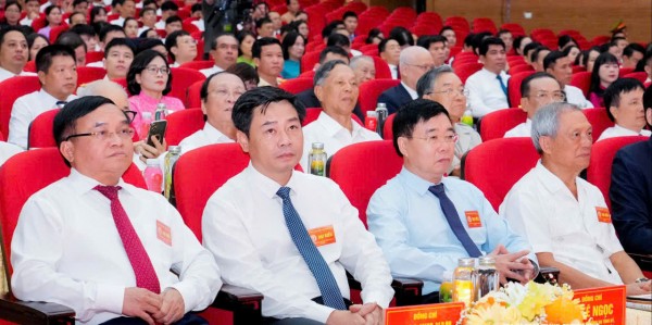 Đại hội Thi đua yêu nước tỉnh Nghệ An năm 2025: Lan tỏa tinh thần đổi mới, khát vọng vươn lên