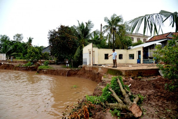 Công bố tình huống khẩn cấp sạt lở bờ sông Tiền tại Đồng Tháp