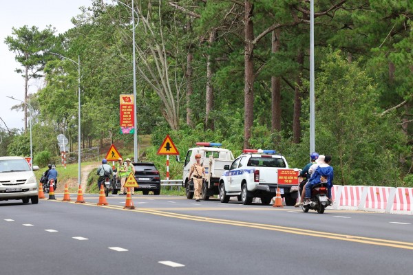 Lâm Đồng: Triển khai đồng bộ, hiệu quả công tác bảo đảm trật tự an toàn giao thông