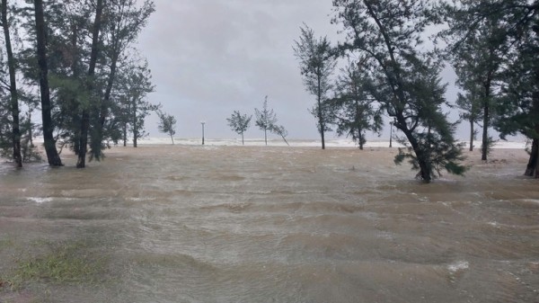 Bộ Xây dựng cập nhật công tác ứng phó và những thiệt hại ban đầu do bão số 10 gây ra