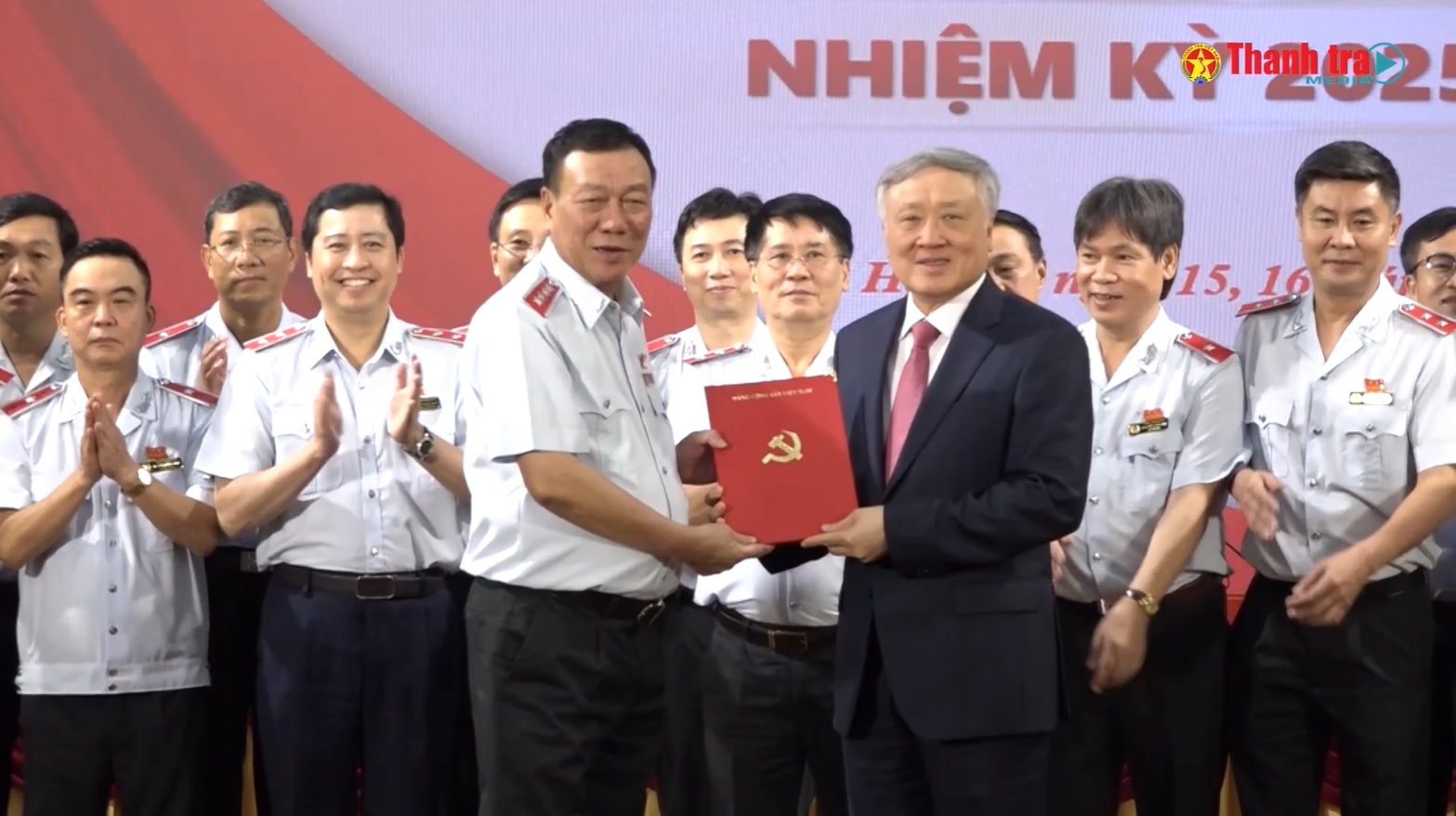 Khí thế mới, tầm vóc mới