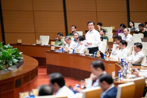 Đề xuất sàn thương mại điện tử, nền tảng livestream phải bồi thường nếu bán hàng giả