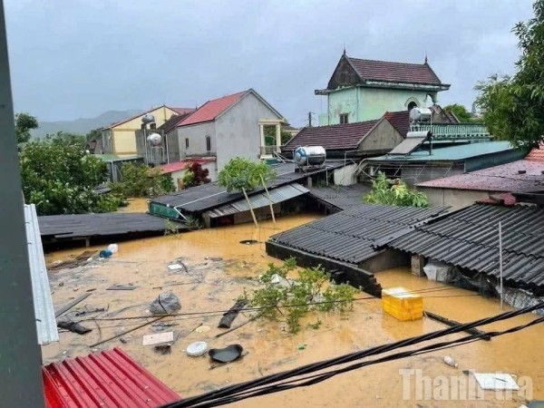 Nghệ An: Nhiều vùng bị cô lập, ngập lụt lịch sử