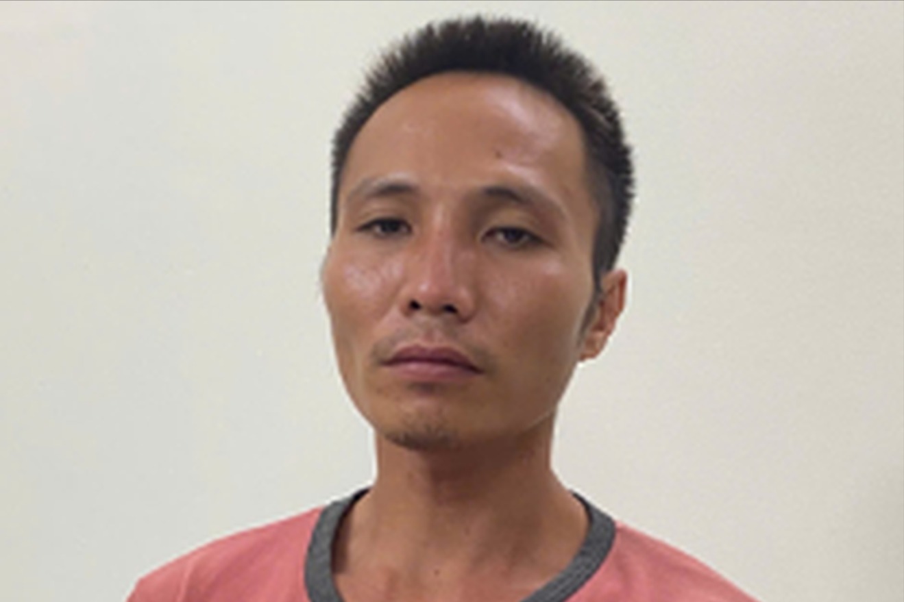 Đang đi lang thang, kẻ tham ô tài sản trốn truy nã sa lưới