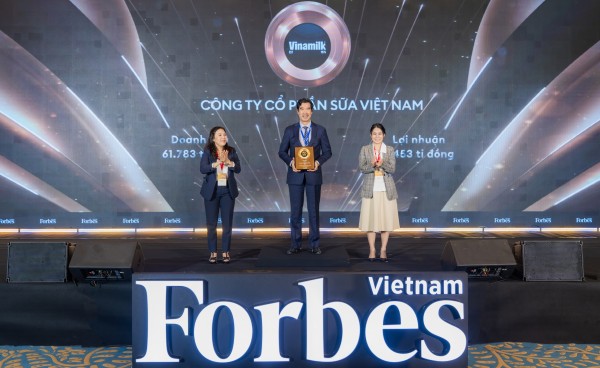 Tại sao Vinamilk đứng đầu danh sách Top 25 thương hiệu dẫn đầu 2025 của Forbes Việt Nam?