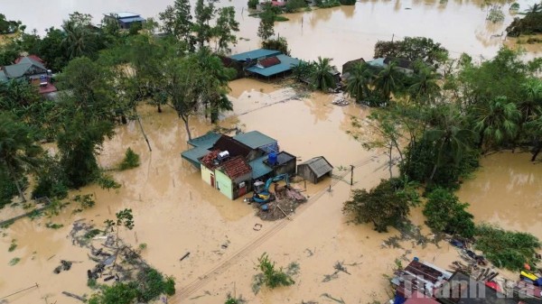 Bão số 10 gây thiệt hại nặng nề trên cả nước