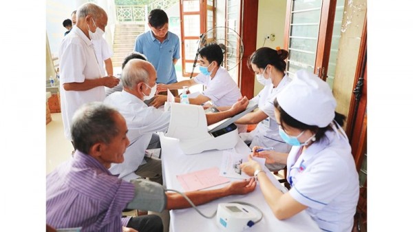 Chính sách mới từ Nghị quyết 72 tiếp sức y tế tuyến cơ sở