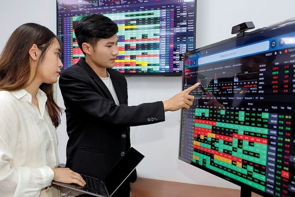 Ngân hàng, bất động sản và thép dẫn dắt tăng trưởng lợi nhuận quý 3/2025