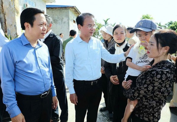 Ninh Bình: Bí thư Tỉnh ủy Đặng Xuân Phong thăm hỏi, động viên Nhân dân, kiểm tra công tác khắc phục hậu quả bão số 10