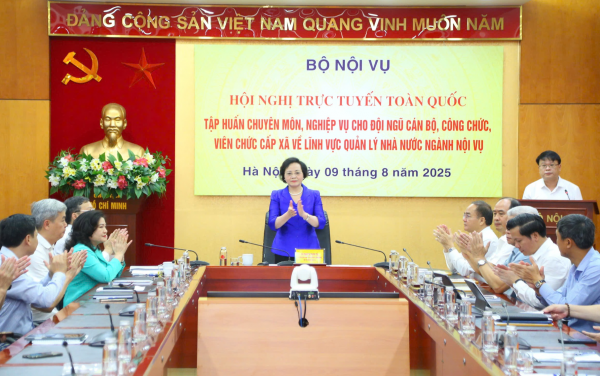 Nâng cao nhận thức của công chức, viên chức về tiếp công dân, giải quyết khiếu nại, tố cáo