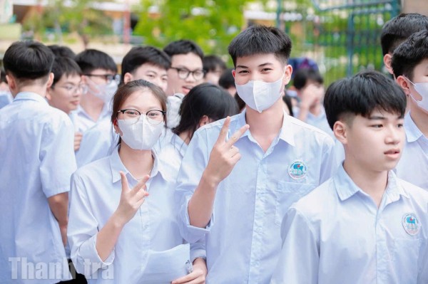 Đồng phục học sinh: Nội quy trường lớp hay gánh nặng chi phí?