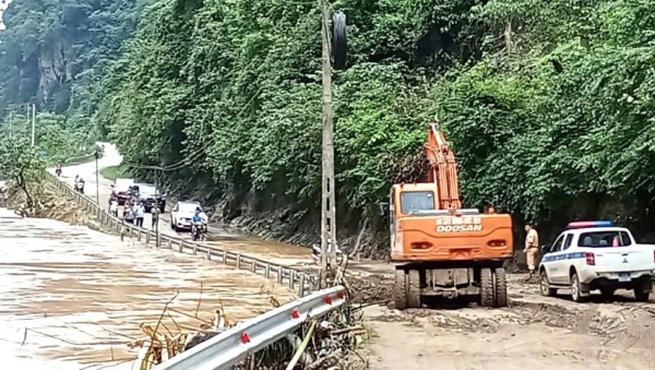 Cao Bằng: Sở Xây dựng khẩn trương khắc phục gần 1.000 vị trí sạt lở giao thông sau mưa lũ