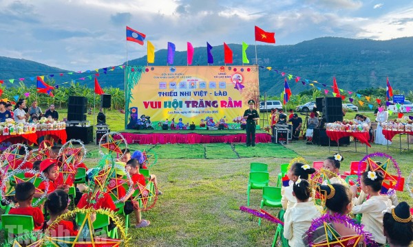 Báo Thanh tra đồng hành lan tỏa niềm vui Trung thu nơi biên giới Quảng Trị