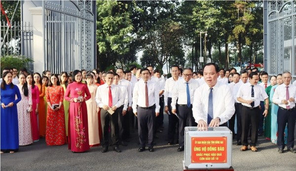 Đồng Nai đồng loạt quyên góp ủng hộ đồng bào khắc phục hậu quả bão số 10 (Bualoi)