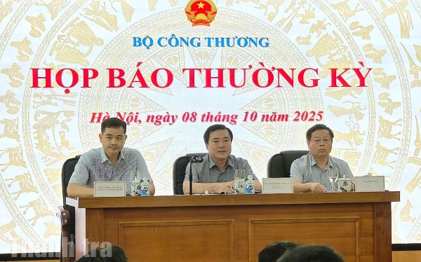 Ngành Công Thương hướng tới mốc 900 tỷ USD xuất nhập khẩu năm 2025